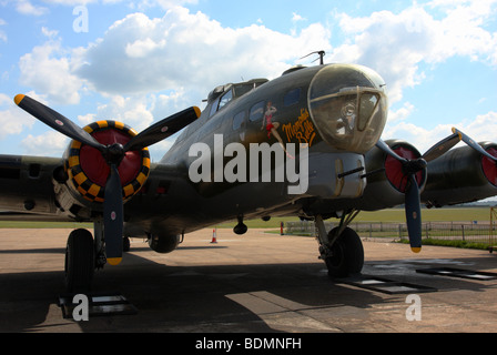 Le Boeing B-17G Bomber Fortress de la seconde guerre mondiale.Cet appareil a été utilisé dans le film 'Le Memphis Belle'. Banque D'Images