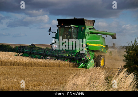 Moissonneuse-batteuse John Deere Banque D'Images