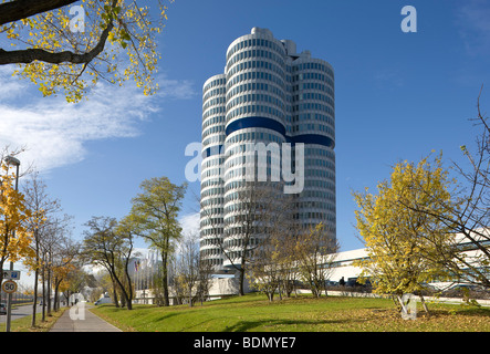 München, BMW-musée 1968-1972 von Karl Schwanzer, BMW Gebäude Banque D'Images