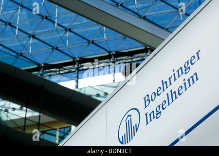 L'intérieur, hall, l'atrium, siège de l'entreprise pharmaceutique Boehringer Ingelheim GmbH, Ingelheim, Rhénanie-Palatinat, Banque D'Images
