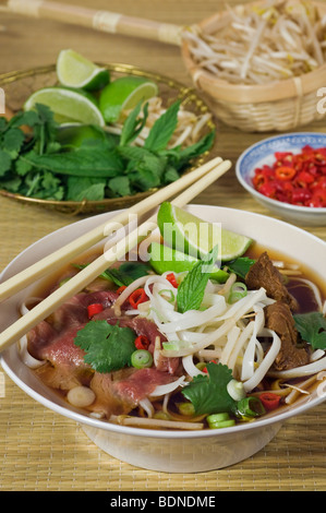Pho Bo viande soupe de nouilles Vietnam alimentaire Banque D'Images