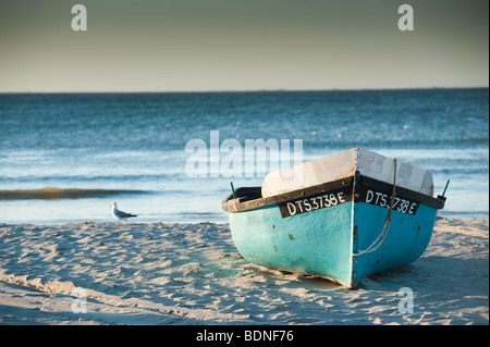 Bateau de pêche traditionnel sur la plage, Paternoster, Wester Cape Province, Afrique du Sud Banque D'Images