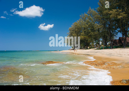 Plage de sable, plage de Nang Thong, Khao Lak, la mer d'Andaman, en Thaïlande, en Asie Banque D'Images