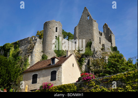 Vieux château médiéval en ruines la ville d'Angles sur l'Anglin, France Banque D'Images