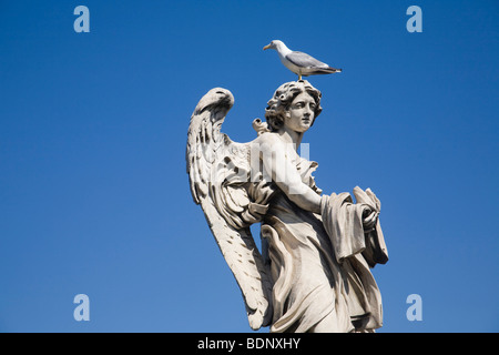 Ange sur la Ponte Sant'Angelo, Pont Aelian, Rome, Latium, Italie, Europe Banque D'Images