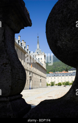 Vue encadrée d'El Escorial, Espagne Banque D'Images