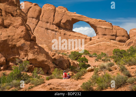 Skyline Arch dans Arches National Park, Moab, Utah, United States Banque D'Images