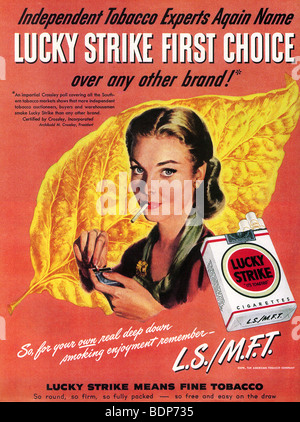 Fumeurs - Publicité pour les cigarettes Lucky Strike sur 1950 Banque D'Images