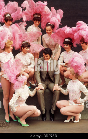 ENGELBERT HIUMPERDINCK - chanteuse pop britannique avec le Palladium in Avril 1968. Photo : Tony Gale Banque D'Images