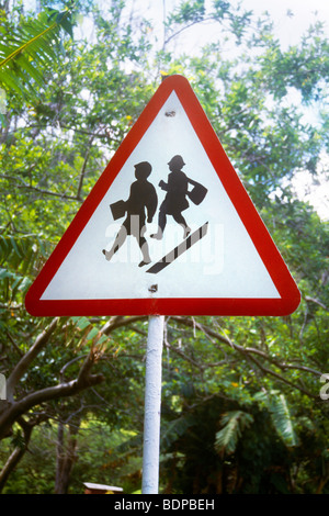 L'Argyll Falls Tobago Close Up of School Sign Banque D'Images