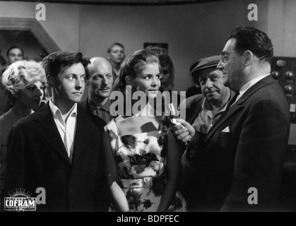 Rue des Prairies Année : 1959 Réalisateur : Denys de La Patellière Léon Zitrone, Roger Dumas, Marie-José Nat Banque D'Images