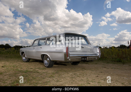 1964 Pontiac Parisienne American station wagon break Banque D'Images