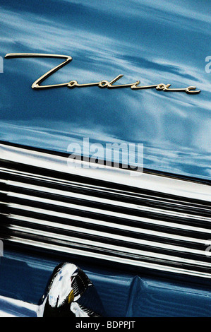 Ford zodiac Mark II logo voiture. Voitures américaines classiques Banque D'Images