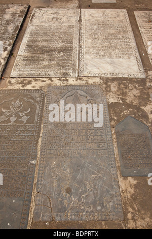 Vieille tombe à l'Église chrétienne d'Arménie de Calcutta Inde Banque D'Images