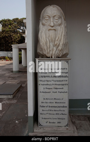 Pour Baruthiun Shumavonian Monument moderne, père de journalisme à l'arménienne l'église arménienne de Calcutta Inde Banque D'Images