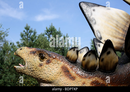 Le Stegosaurus parc préhistorique, Nowiny), Pologne, 2009, réplique taille réelle Banque D'Images