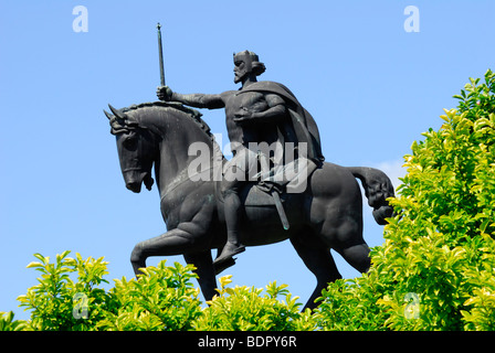 Zagreb, Croatie. Statue du roi Tomislav dans Tomislavov trg (Tomislav Square) Banque D'Images