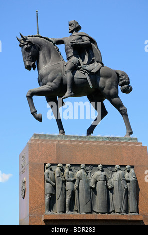 Zagreb, Croatie. Statue du roi Tomislav dans Tomislavov trg (Tomislav Square) Banque D'Images