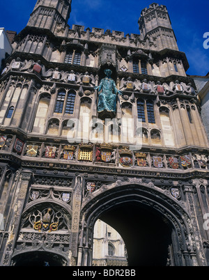 La Grande-Bretagne, l'Angleterre, Kent, Caterbury, Christ Church Gate à la Cathédrale de Canterbury avec le bronce figure du Christ Banque D'Images