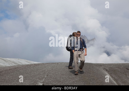 Kennicott, Alaska - Randonneurs sur le glacier en racine Wrangell-St. Elias National Park. Banque D'Images