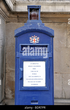 Police ancien phone box Banque D'Images