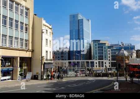 Le nouveau Radisson Blu Hotel dans le centre-ville de Bristol, St Augustine's Parade, en Angleterre. En raison de l'Open 2009. Autrefois le siège de l'ouest de Bristol et de la tour a subi une rénovation importante entre 2006 et 2009. Banque D'Images