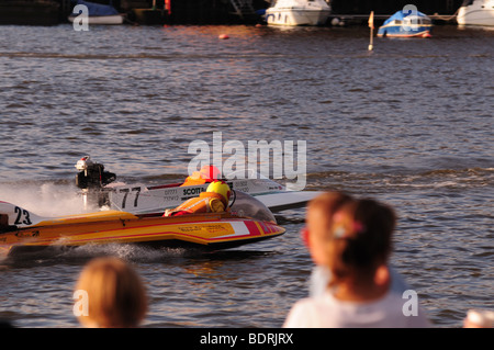 Bateau de Moteur de Course 23-07-09 Large Oulton Suffolk Lowestoft Banque D'Images