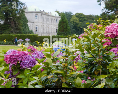 Maison et Jardins de Powerscourt Estate, près de Enniskerry, dans le comté de Wicklow, Irleand Banque D'Images