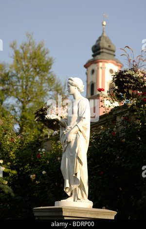 Statue dans le jardin de roses de l'île de Mainau, le lac de Constance, dans le comté de Konstanz, Bade-Wurtemberg, Allemagne, Europe Banque D'Images