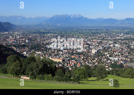 Dornbirn et la vallée du Rhin, vue du Dreilaenderblick lookout point, Vorarlberg, Autriche, Europe Banque D'Images