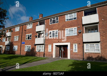 Appartements locatifs conseil à Dudley sur une journée ensoleillée Banque D'Images