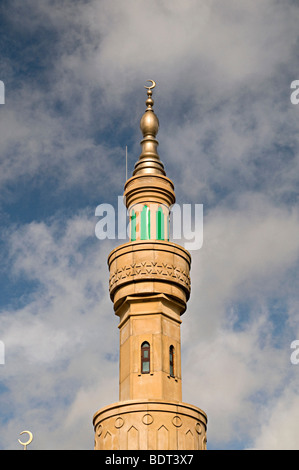 Mosquée de Wolverhampton et son minaret towers sur une journée ensoleillée Banque D'Images