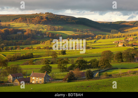 Bransdale au coucher du soleil, Parc National des North Yorkshire Moors, l'Angleterre. Banque D'Images