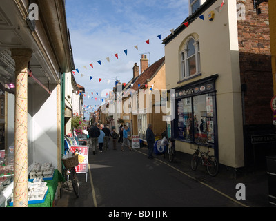 Staithe Street la principale rue commerçante de Wells next the Sea Norfolk UK Banque D'Images