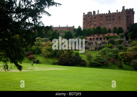 Grande pelouse, Powys Castle Banque D'Images