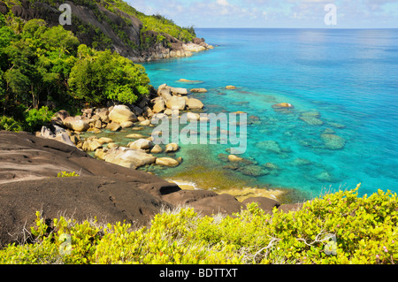 Zone côtière, côte nord-ouest de l'île de Mahé, Seychelles, Afrique, Océan Indien Banque D'Images