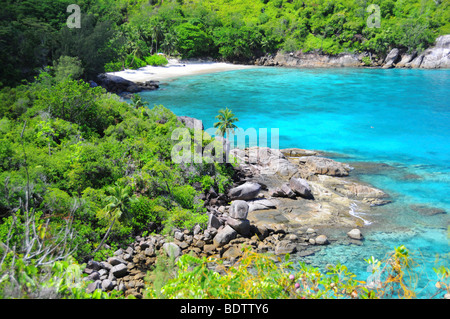 Les roches de granit et, plage d'Anse Major, Anse Jasmin, côte nord-ouest de l'île de Mahé, Seychelles, Afrique, Océan Indien Banque D'Images