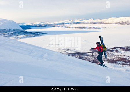 Ski de randonnée au massif de l'Akka, Laponie, Suède, Stora sjoefallet nationalpark Banque D'Images