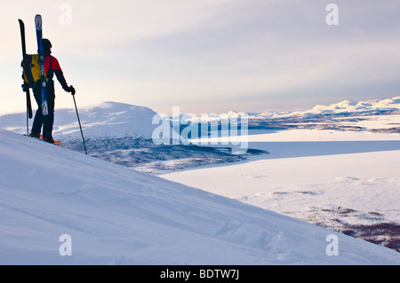 Ski de randonnée dans le massif de l'Akka, Laponie, Suède Banque D'Images