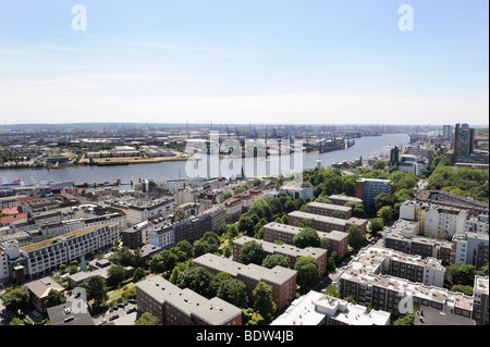 Avis de Hambourg à partir de l'église St Michaelskirche, Elbe, Freeport, Blohm +Voss Dock, l'Allemagne, de l'Europe Banque D'Images