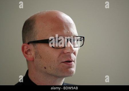 Le Dr Oliver Kornhoff, directeur de l'Arp Museum, Remagen Rolandseck, Rhénanie-Palatinat, Allemagne, Europe Banque D'Images