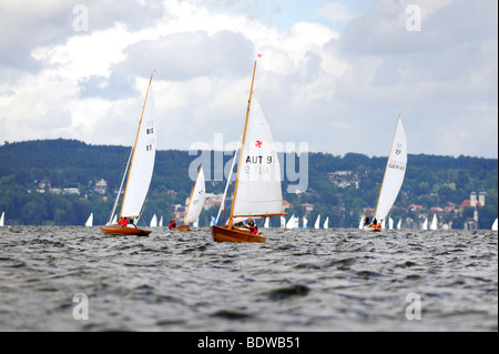 Voiliers sur le lac de Starnberg, Bavaria, Germany, Europe Banque D'Images