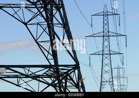 Pylônes électriques, Didcot, Oxfordshire, Royaume-Uni. Banque D'Images