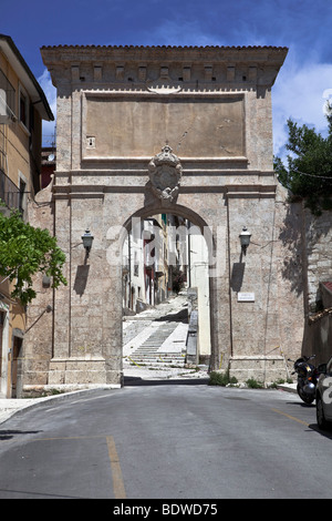 Ville de l'Aquila dans les Abruzzes, en Italie, deux mois après le tremblement de terre en 2009. L'Aquila, Abruzzes, Italie, Europe, l'Union européenne. Banque D'Images