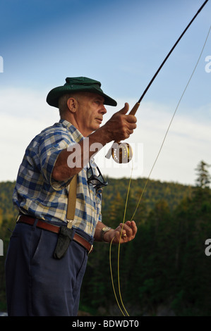 Pêche à la ligne à Burnt Hill sur le sud-ouest de Miramichi, Nouveau-Brunswick Banque D'Images