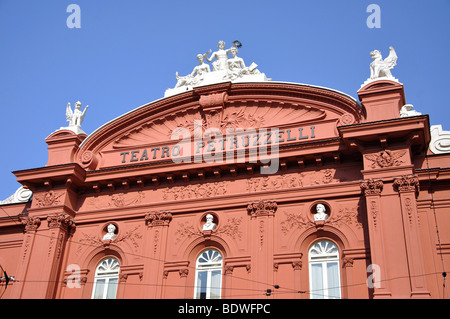 Teatro Petruzzelli, Corso Cavour, Bari, Bari Province, Région des Pouilles, Italie Banque D'Images