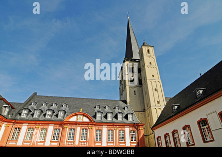 Nicholas' Church, anciennement l'église de l'abbaye de Brauweiler, un ancien monastère bénédictin, Pulheim, Pulheim, Rhénanie, Banque D'Images