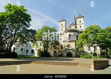 Nicholas' Church, anciennement l'église de l'abbaye de Brauweiler, un ancien monastère bénédictin, Pulheim, Pulheim, Rhénanie, Banque D'Images