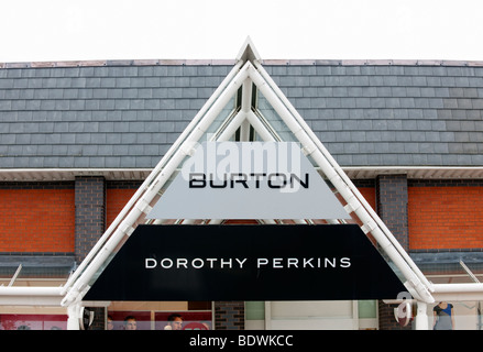 Le signe plus d'une Burton et Dorothy Perkins branch Banque D'Images