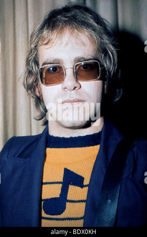 ELTON JOHN - musicien de rock britannique vers 1974 Banque D'Images